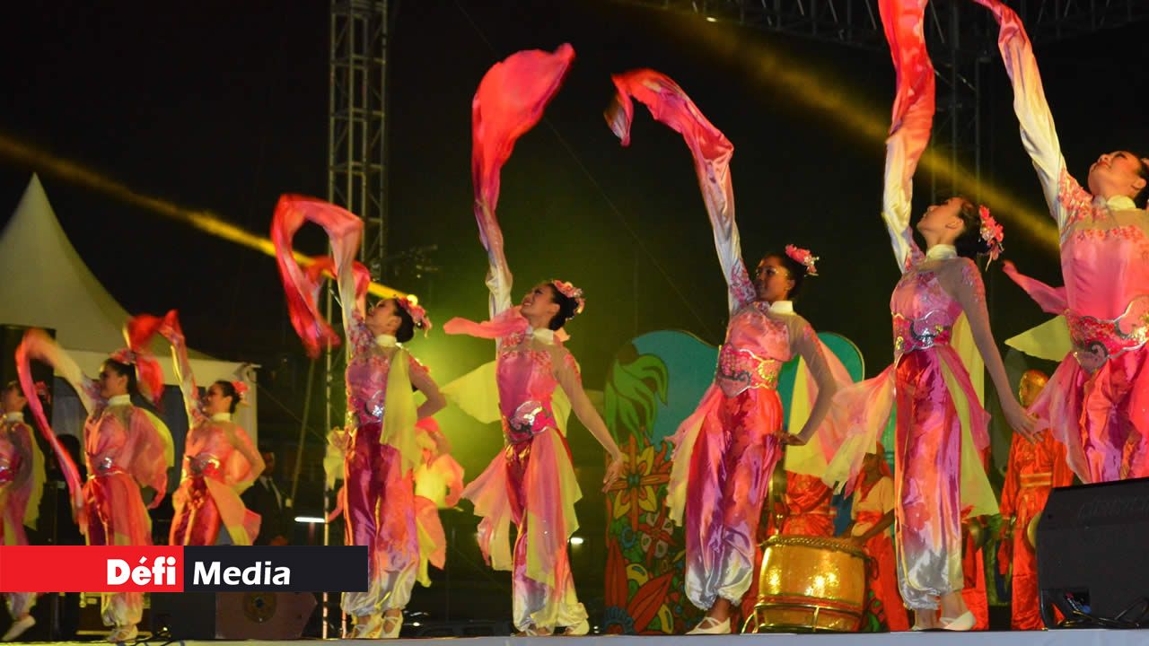 Spectacle haut en couleur pour célébrer le 48e anniversaire de l’indépendance et les 24 ans d’accession au statut de la République.