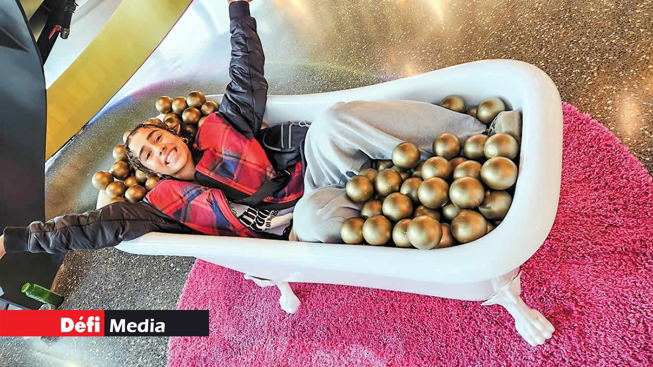 Jazzy, une des finalistes, avant la finale.