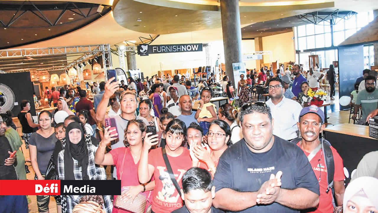 Les visiteurs du salon ainsi que les fidèles auditeurs de Radio Plus se sont plongés dans l’ambiance festive.