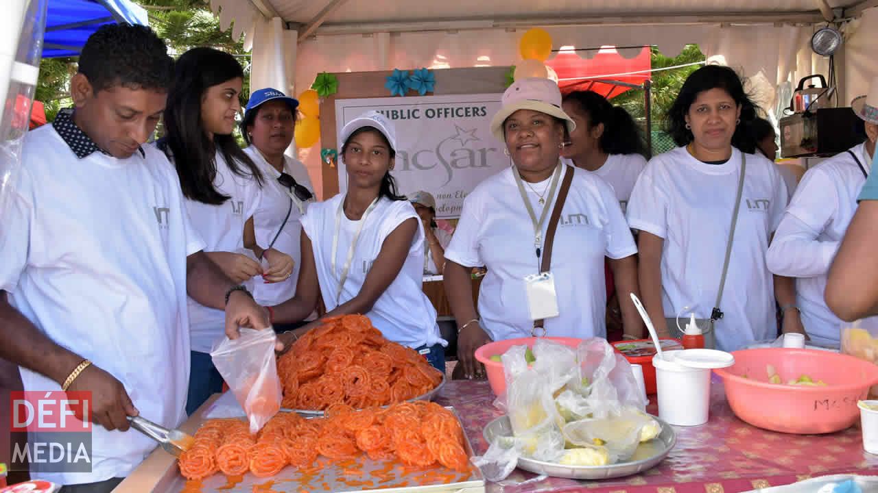 Les sucreries  faisaient partie du dessert offert. Kermesse au Gymkhana