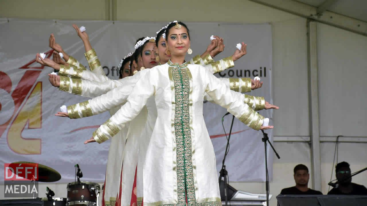 Des spectacles au programme de cette belle journée. Kermesse au Gymkhana