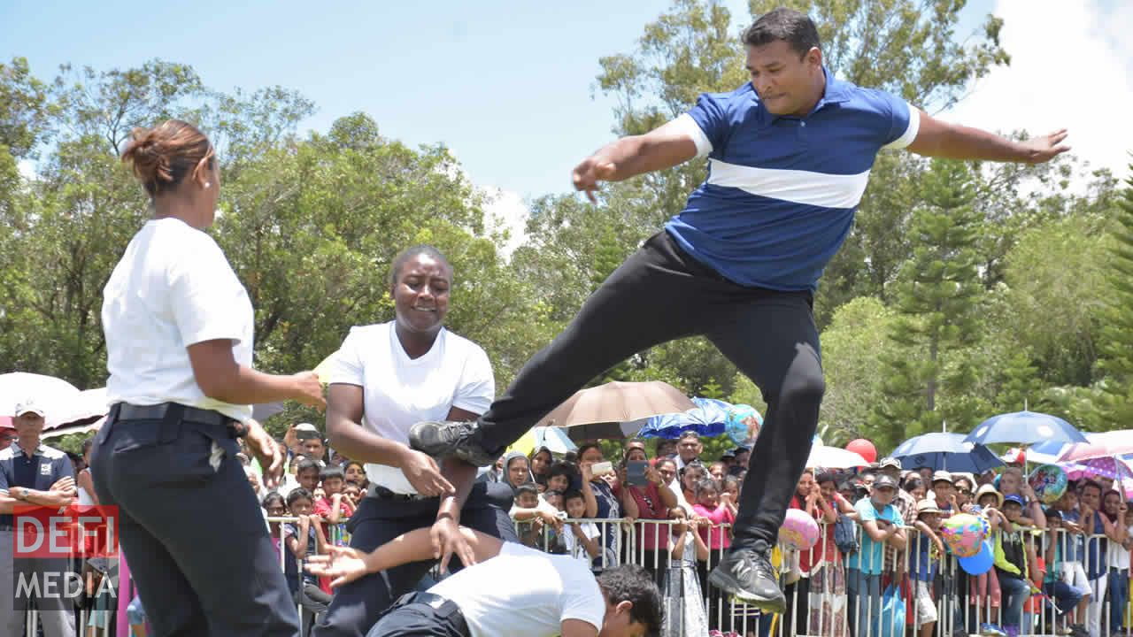 Démonstration d’arts martiaux par la MPF. Kermesse au Gymkhana