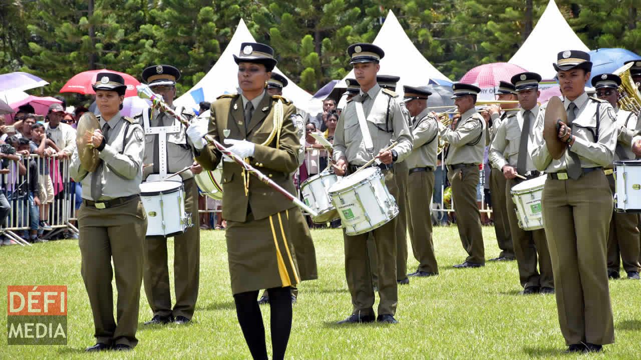 L’orchestre de la prison  sur un air de samba. Kermesse au Gymkhana