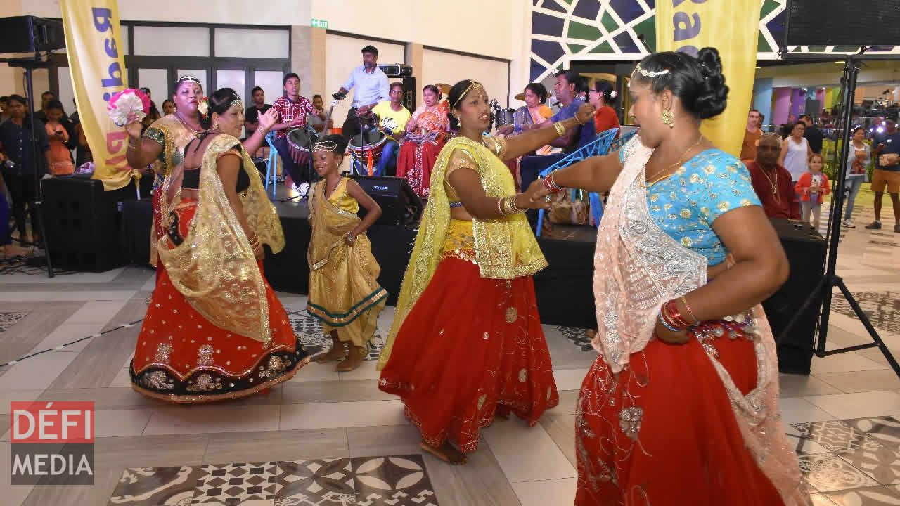 Le Kavita Bhojpuri Group a été fondé il y a trois ans. Gamat Dan Vilaz 2018