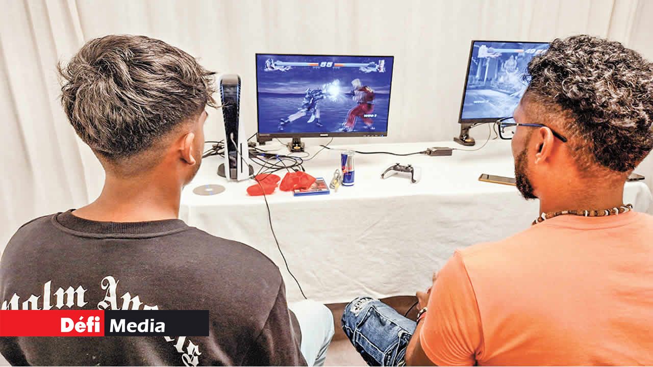 La compétition sur le jeu Tekken 7 exige de la dextérité.