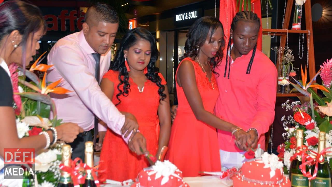 Stephano et Charlène Stafford (à dr.) sont l’un des deux couples dont les fiançailles étaient offertes par Radio Plus l’an dernier. Saint-Valentin