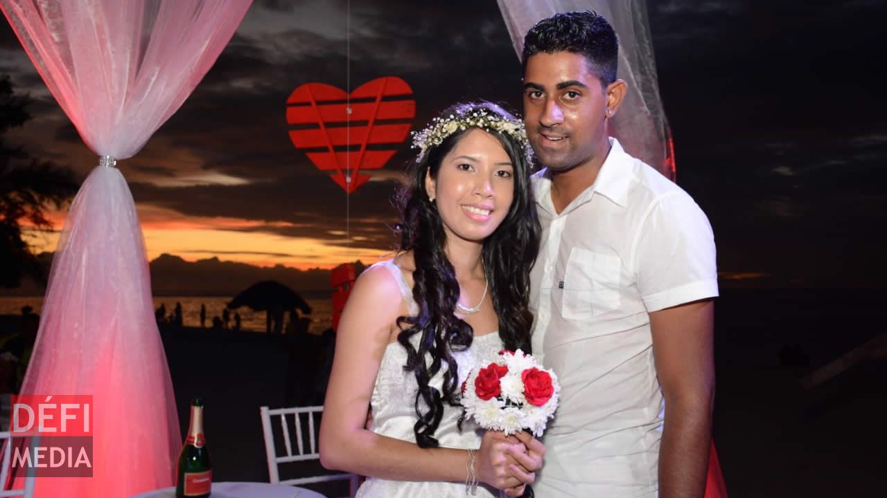 Yanika et Jeff Frederick étaient aussi parmi les 14 couples à Flic-en-Flac. Saint-Valentin