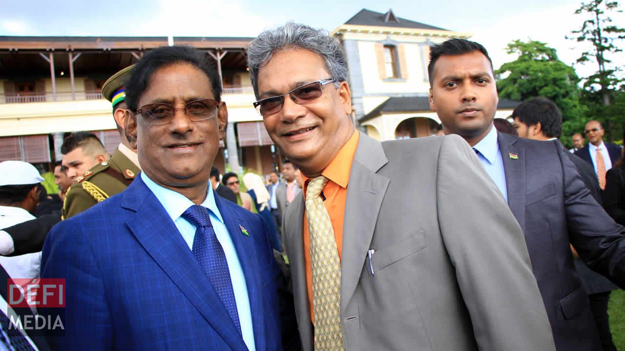 Le président par intérim Barlen Vyapoory aux côtés de Kumar Bhoobun. Garden Party