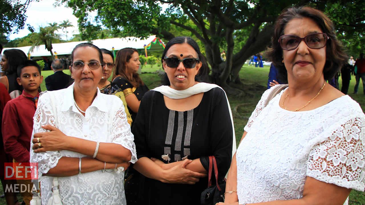 Rita Venkatasawmy, ici en compagnie de deux invitées, était elle aussi de la fête. Garden Party
