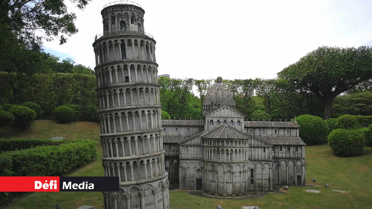Retrouvez la Tour de Pise à Shenzhen (Window of the World). Parmi les autres attractions à découvrir : la Tour Eiffel (France), la Statue de la Liberté (états-Unis), le Taj Mahal (Inde) et l’Angkor Vat (Cambodge). Shenzhen