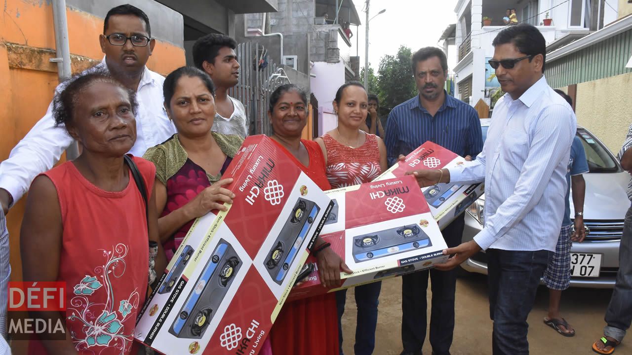 Des plaques à gaz distribuées aux familles sinistrées.
