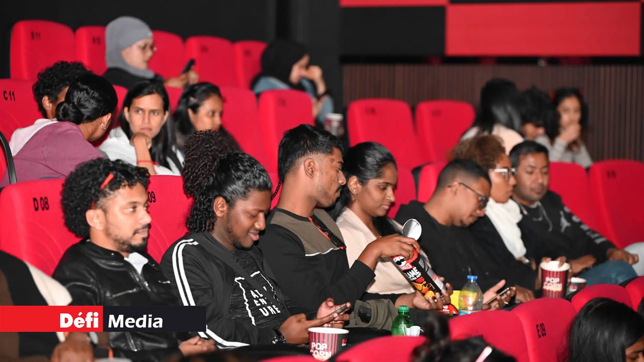 Des auditeurs de Radio Plus, heureux d’assister à cette avant-première.