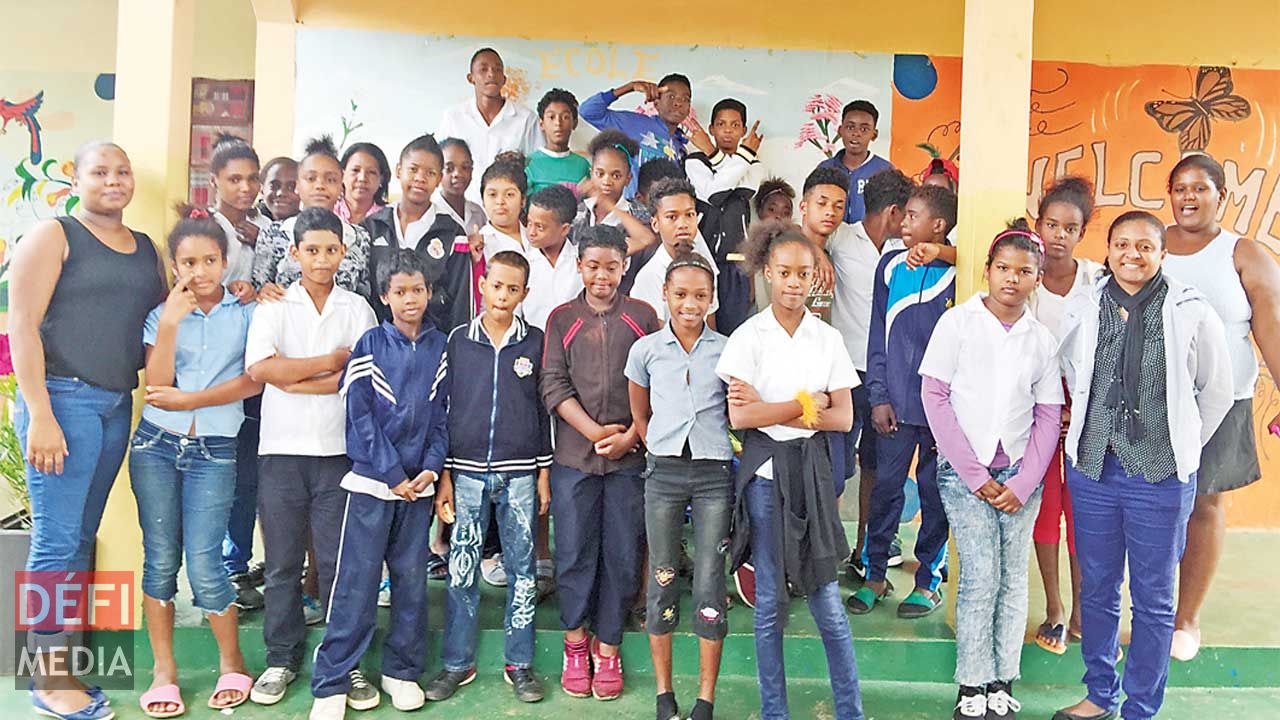 Students of Association Bois Marchand Ecole Sainte Famille rewarded