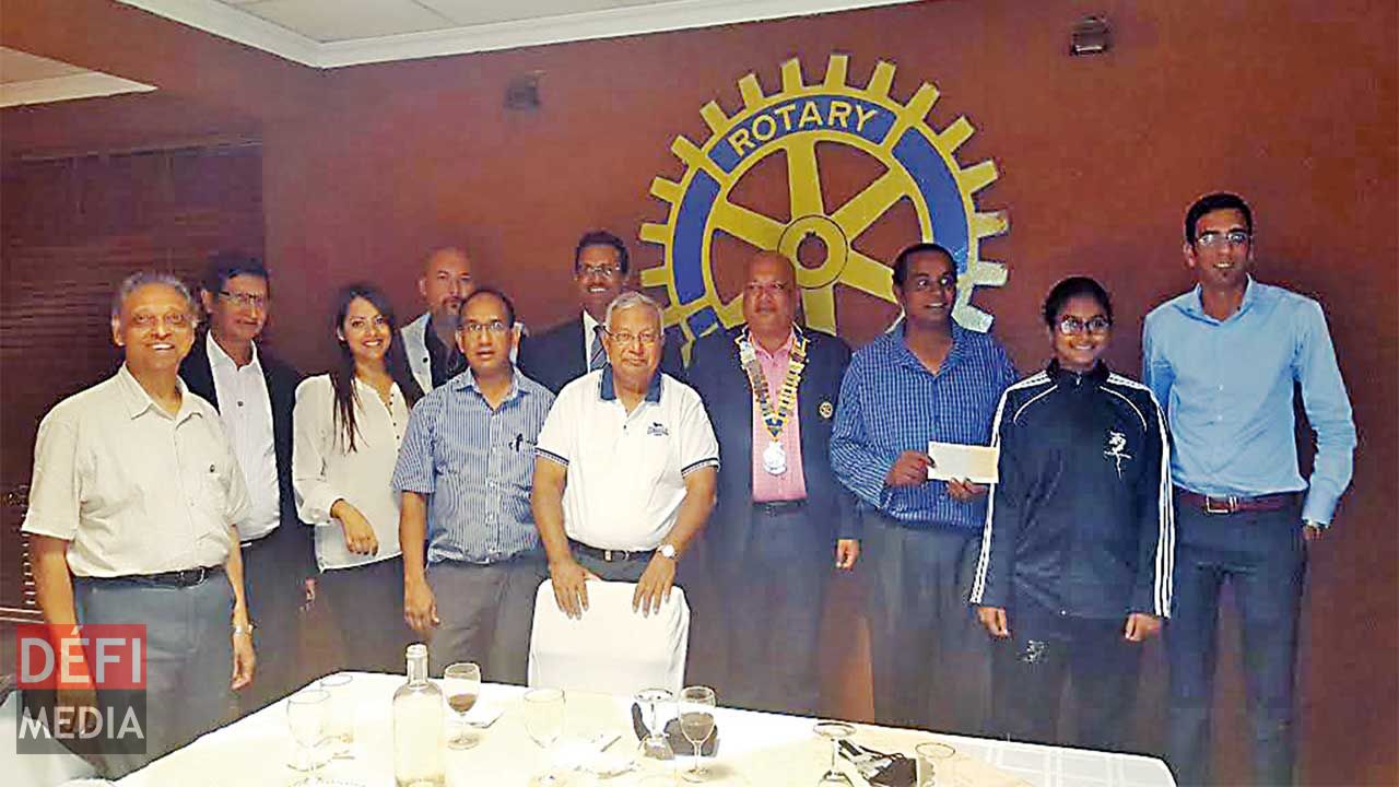 Rotary of Quatre-Bornes sponsors two youths