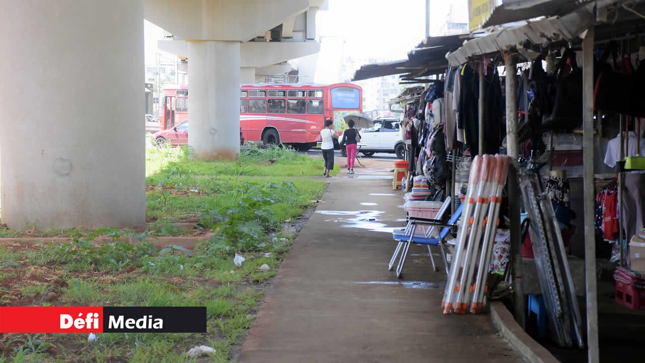 Les commerçants d’Arab Town ne travaillent plus comme auparavant et la place est mal entretenue. villes-soeurs