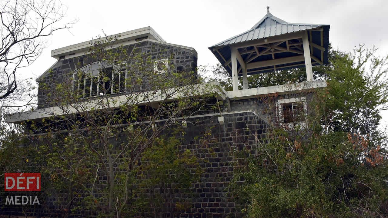 Tout ce qui reste du château à la Pointe Koenig. Au mépris de l’Histoire