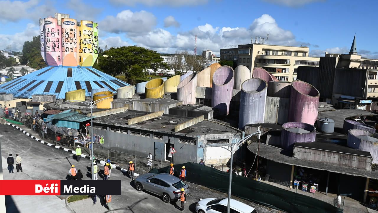 Le marché sera rasé pour faire place à l’Urban Terminal. Les commerçants seront relogés dans un nouveau bâtiment à proximité.