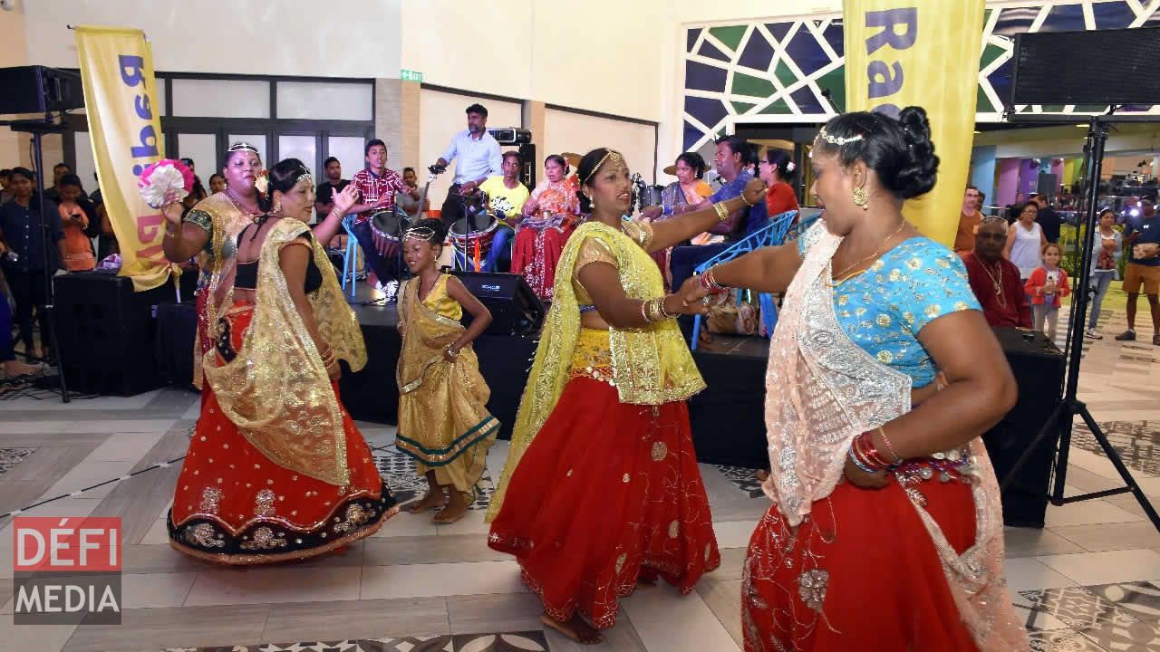 Le Kavita Bhojpuri Group a terminé en deuxième position dans la catégorie Geet Gawai. Gamat Dan Vilaz
