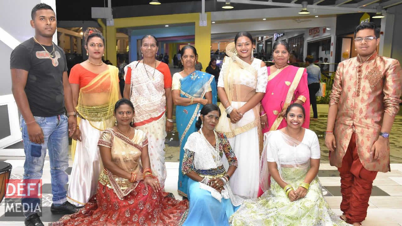 La prestation du Pailles Jhoomar Group a plu au public. Gamat Dan Vilaz