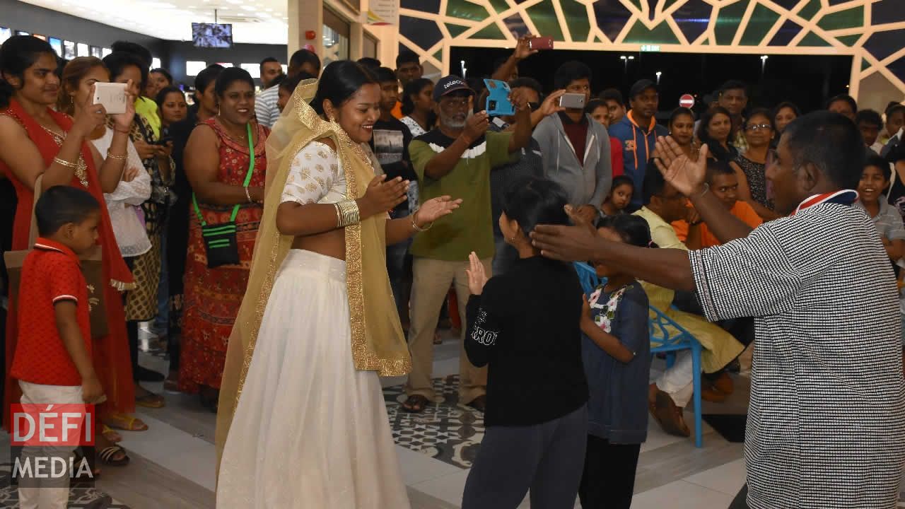 Les petits ont aussi échangé quelques pas de danse. Gamat Dan Vilaz