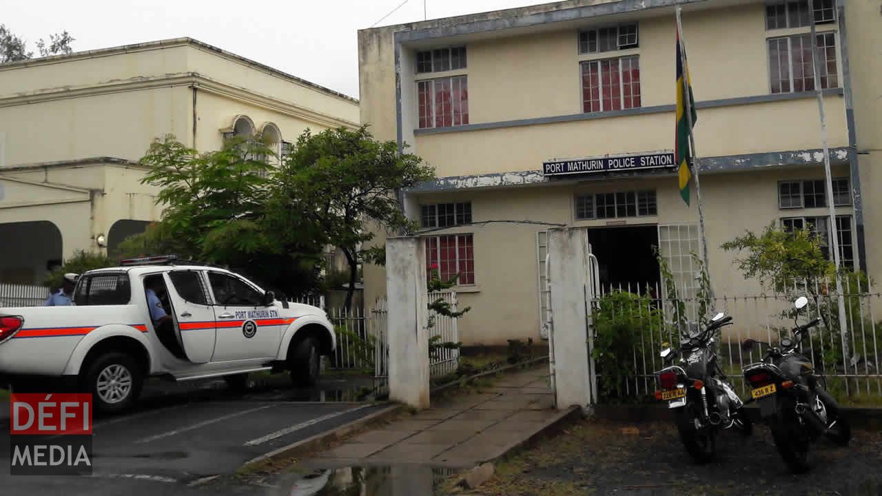 La police criminelle [CID] de Port-Mathurin