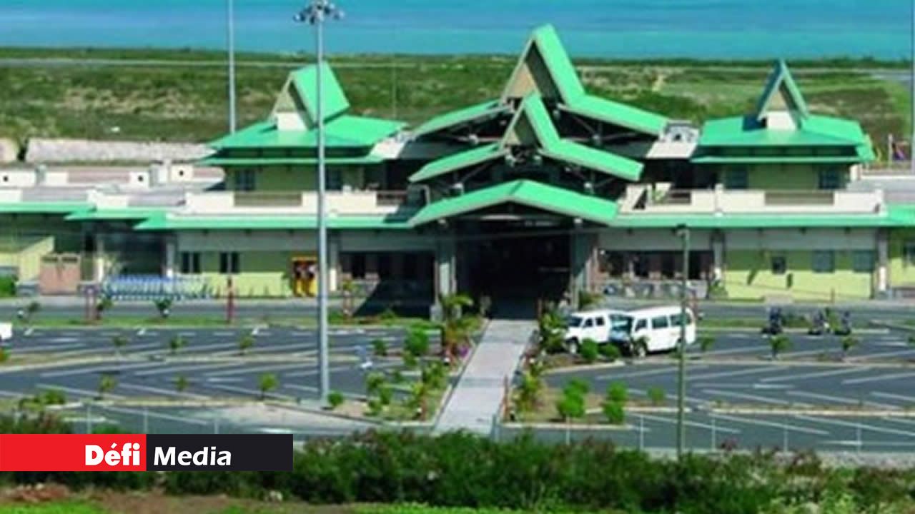 Plusieurs dizaines d’employés d’Airport of Rodrigues Ltd exigent que leurs conditions de travail et leurs salaires soient alignés à ceux de leurs collègues d’Airports of Mauritius Ltd.