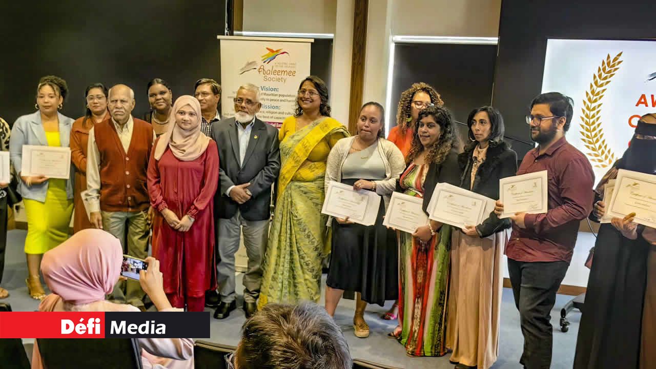 Photo souvenir pour ceux ayant participé au cours de formation en pâtisserie.