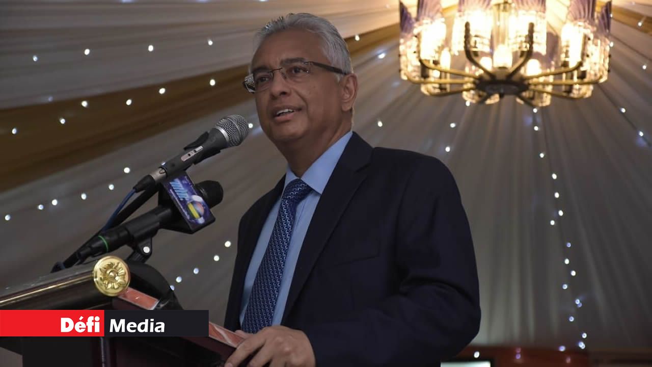 Pravind Jugnauth au DAV College de Rose-Belle vendredi.