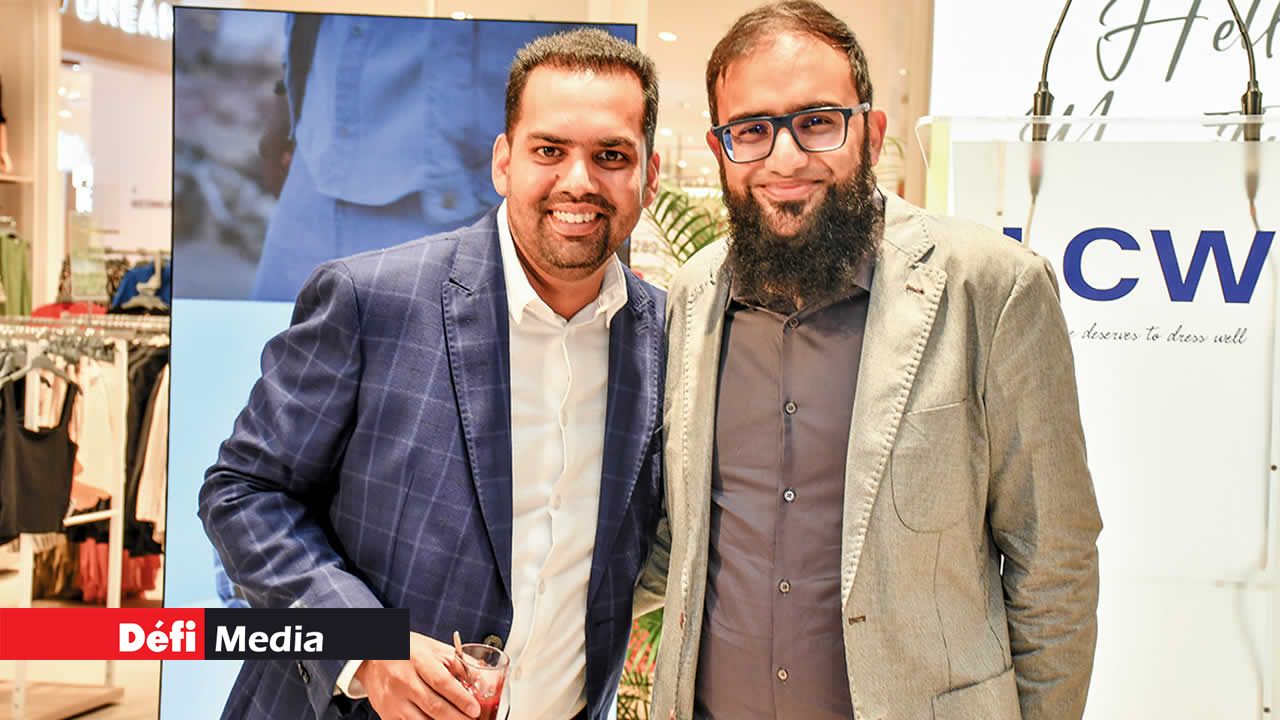 Me Zahraan Hossen, Legal Advisor du groupe Manjoo, en compagnie de Yaaseen Manjoo, l’un des directeurs.