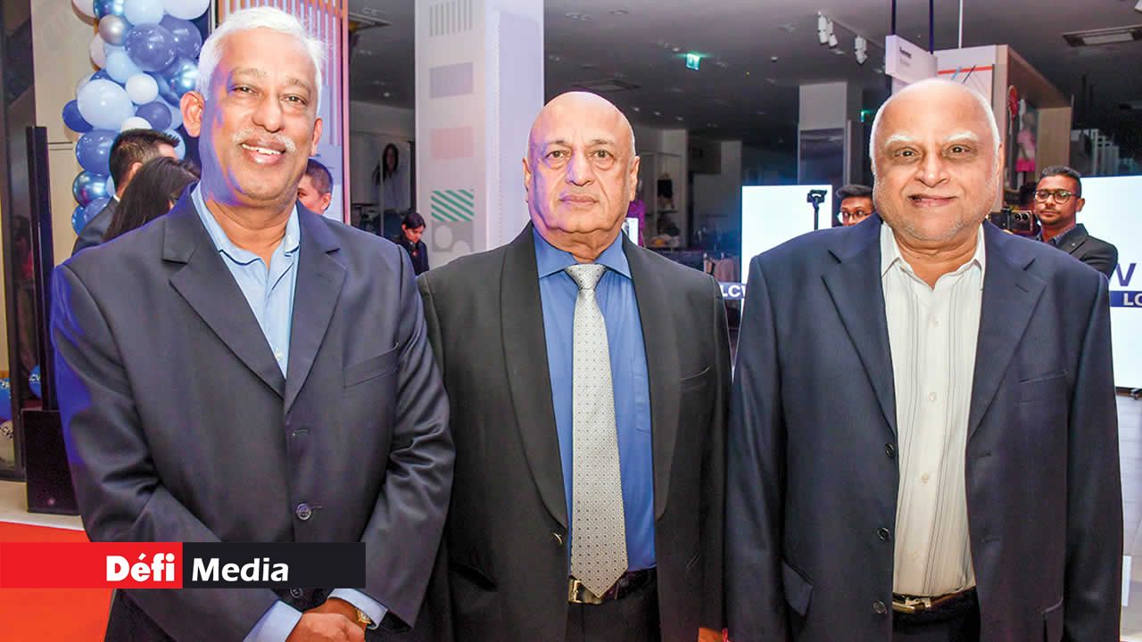Kewal Bhuruth, Corporate Banker à la Mauritius Commercial Bank ; Jay Dhanjee, Managing Partner chez Dhanjee & Associate ; et Zubeir Manjoo, Trader.