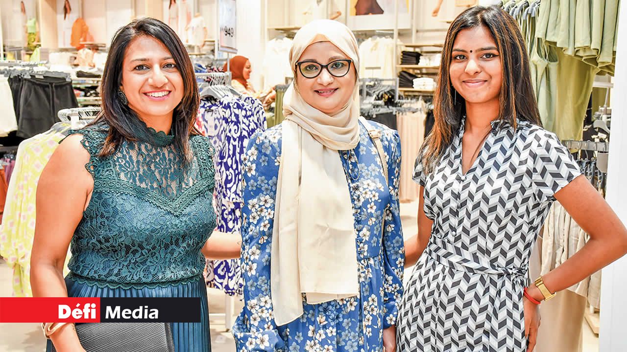 Reena Dhanjee, expert-comptable chez Dhanjee & Associate ; Zaheen Hassam, Administrative Officer & Procurement chez Manjoo Group ; Anshini Soobbooroyen, interne chez Manjoo Group.