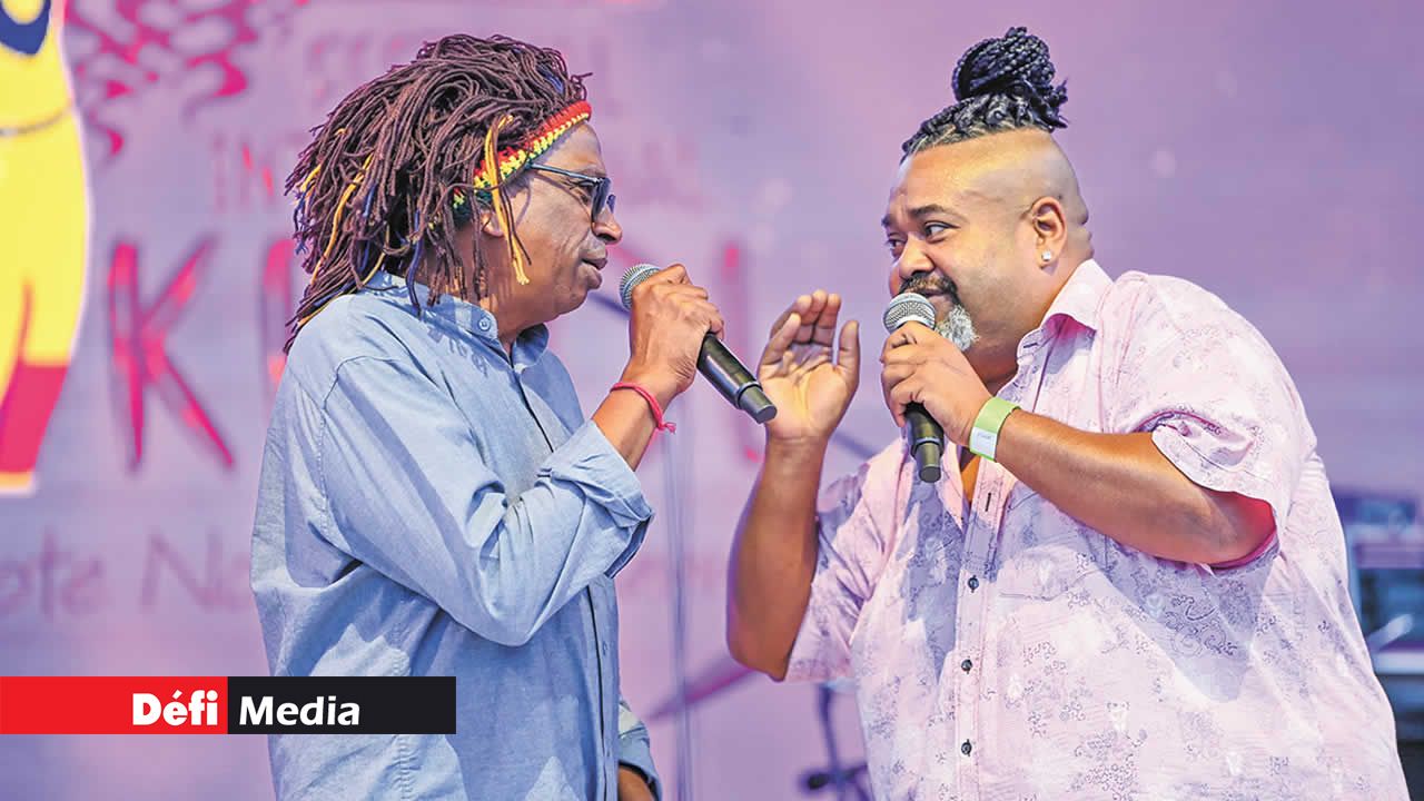 Les comédiens Sam Amigan et Alexandre Martin ont su conquérir le public avec leur interprétation de « Vwa de Vwa dir ».