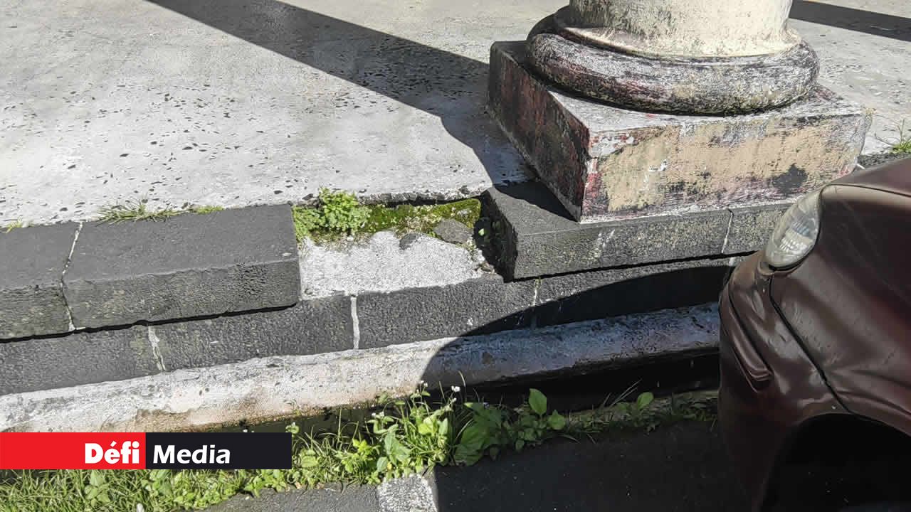 Des pierres datant de l’époque de la construction ont été enlevées.