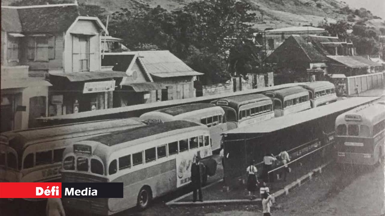 Le nombre d’autobus allait concurrencer, au fil des années, le voyage par le train.