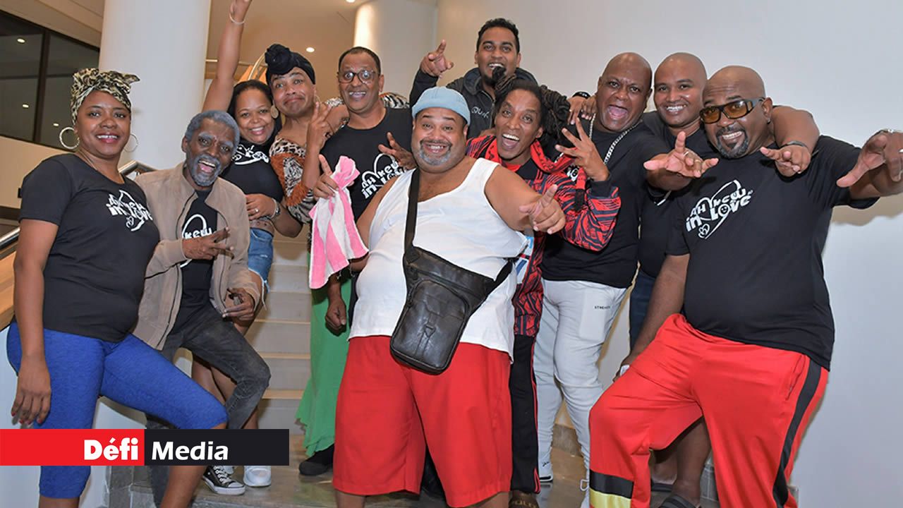 Les artistes se retrouvent sur scène après plus de dix ans.