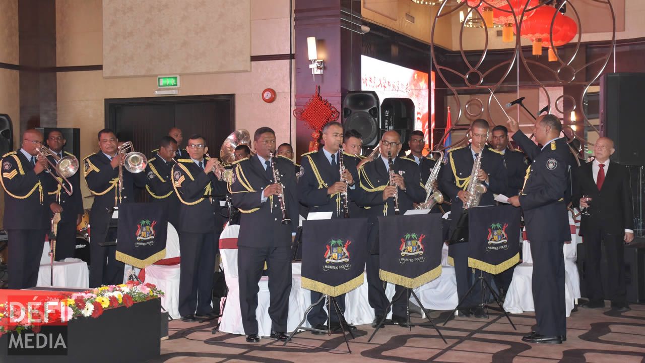 Le Police Band a assuré l’animation musicale. Le Police Band a assuré l’animation musicale.