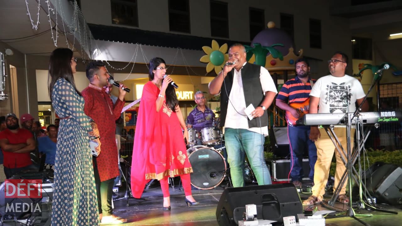 L’annonce des trois gagnants par les présentateurs et un des membres du jury.