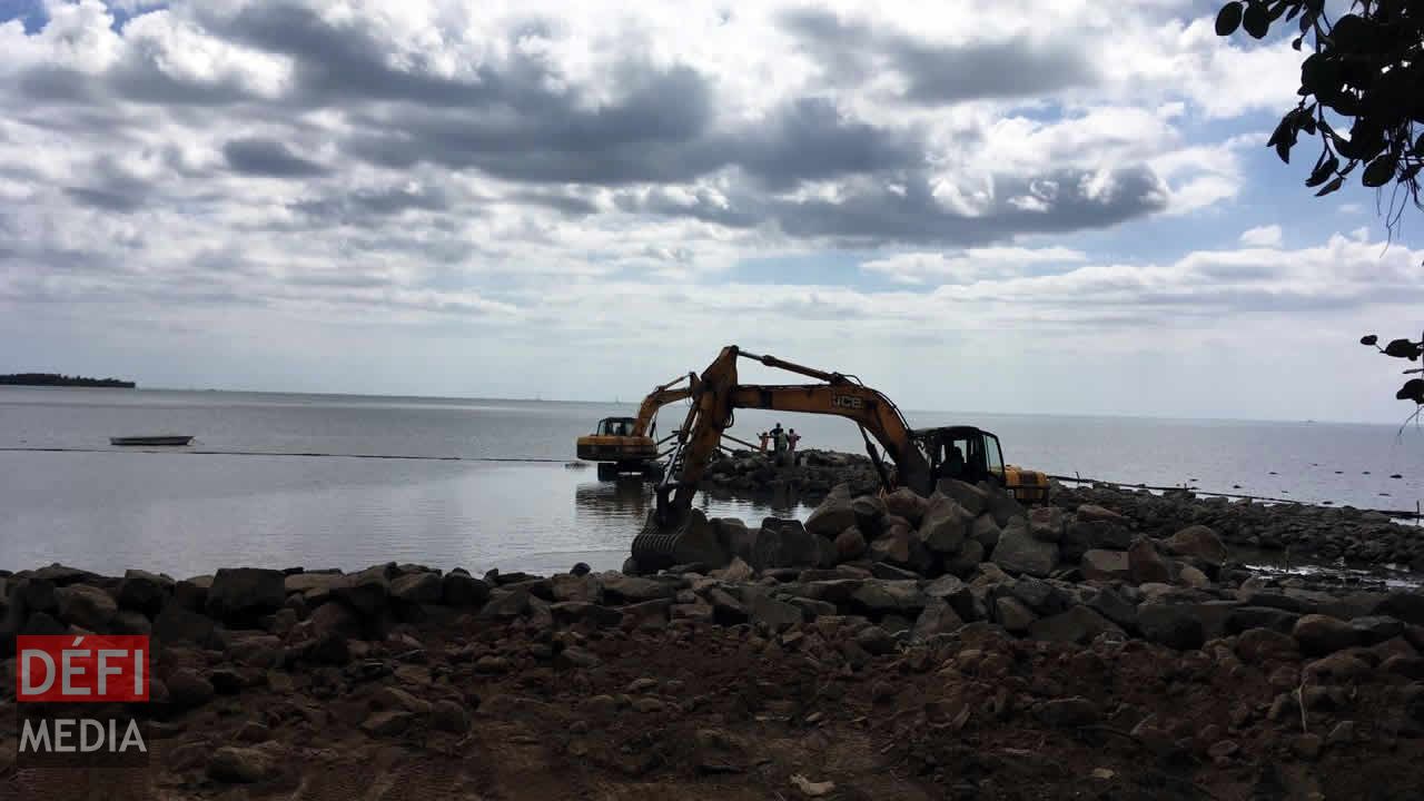 Les travaux s’activent à Case-Noyale pour protéger la plage. plages