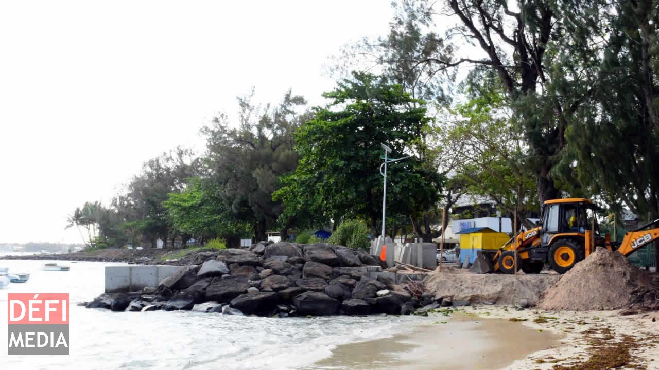 Les travaux se poursuivent sur la plage de Grand-Baie plages