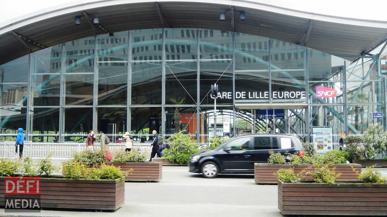 France Un Couple Fait Une Pause Cigarette Le Train Repart Avec Le Bebe Defimedia