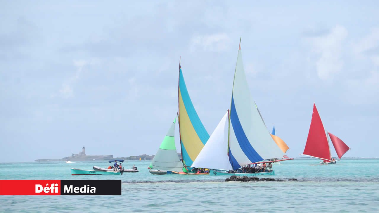 Le lagon de Mahébourg était très coloré dimanche. Régate