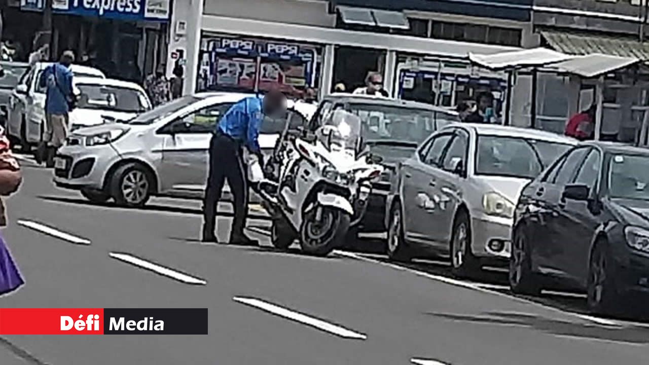 L’indiscipline d’un motard de la police ?