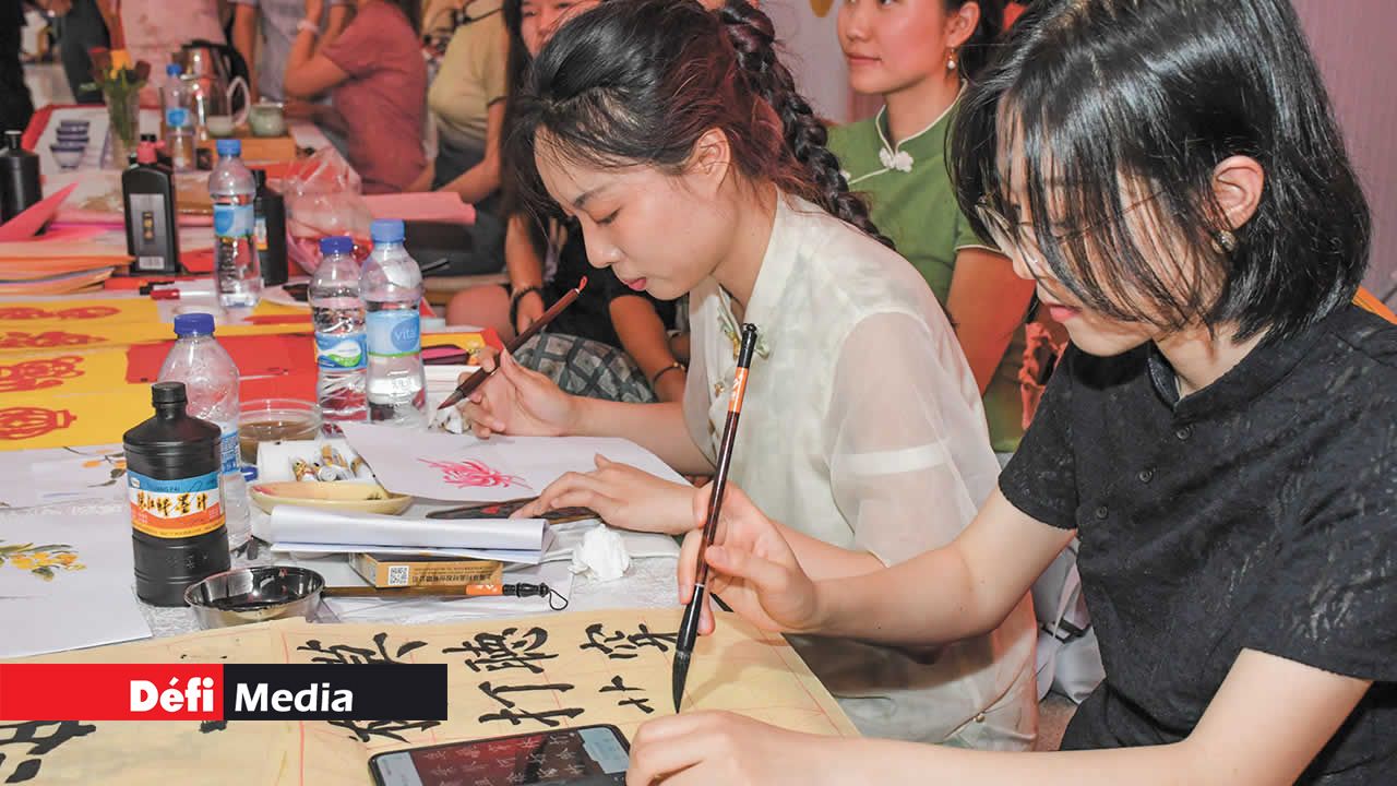 La calligraphie chinoise, un art d’une exquise finesse, était à l’honneur.