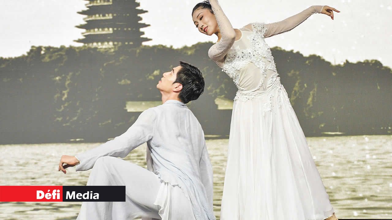 Le spectacle assuré par le Hangzhou Opera & Dance Drama Theatre a émerveillé les invités.