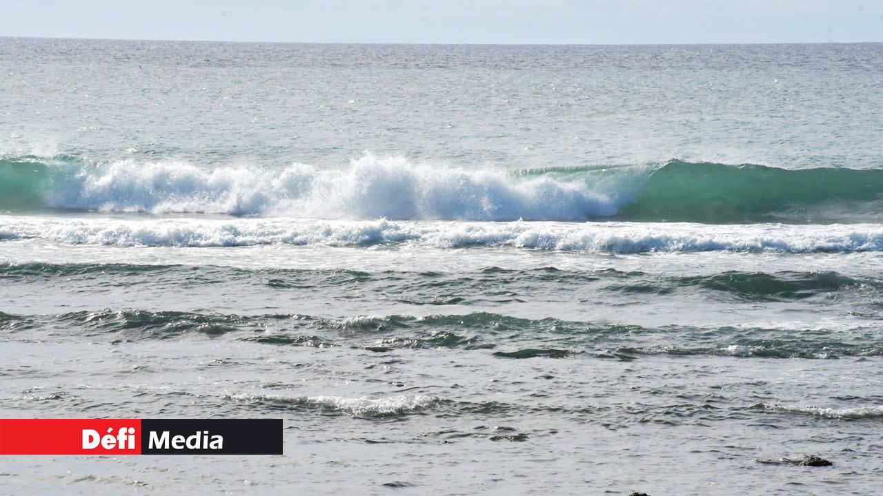À Pointe-aux-Piments, les houles s’étaient déjà intensifiées mardi, annonçant l’arrivée des averses.