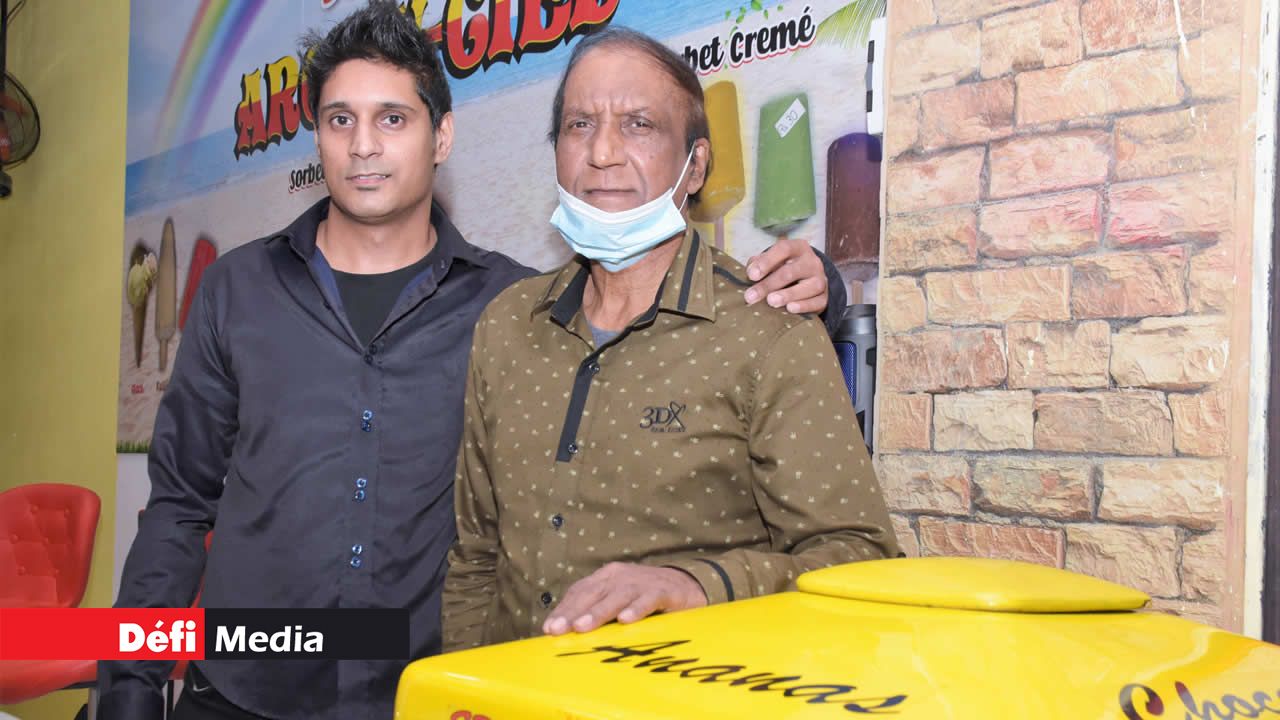 Ayoub et son benjamin Yassine au travail