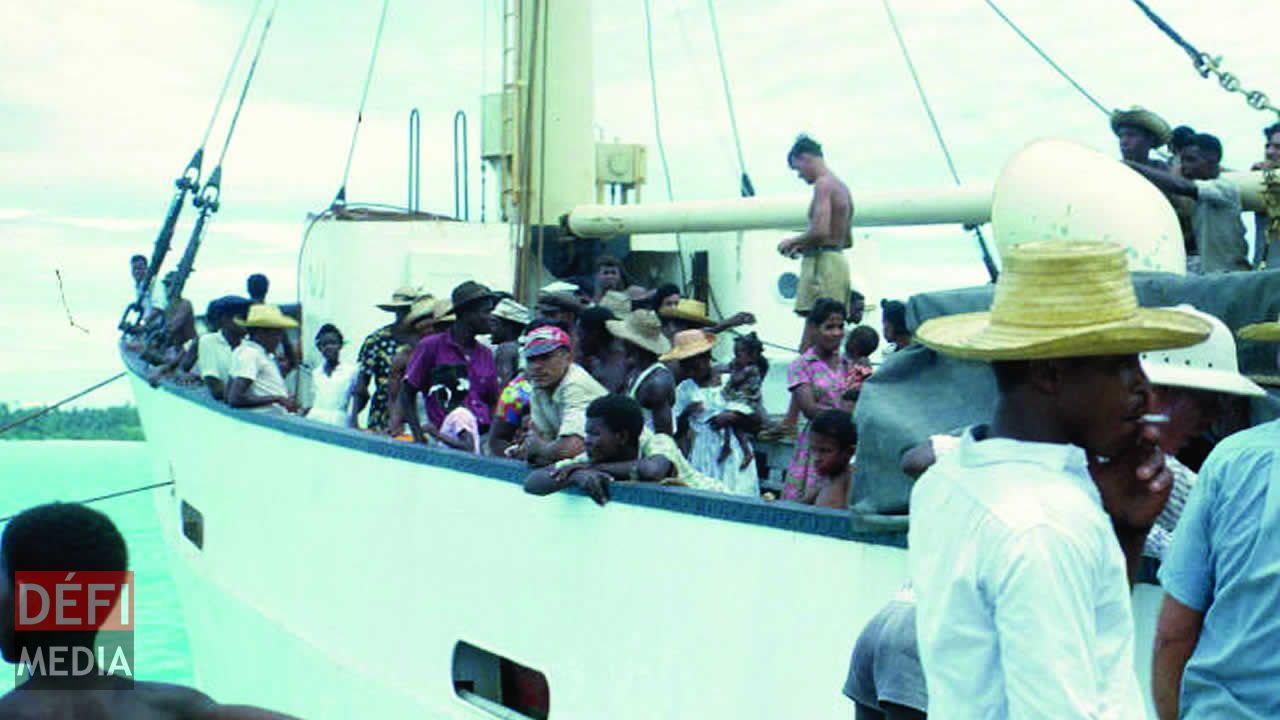 Le Nordvaer quittant l’Archipel avec des Chagossiens à bord. Dossier Chagos