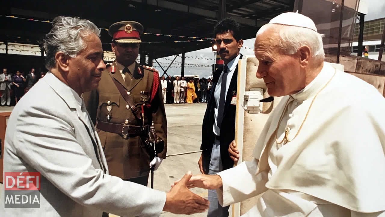 SAJ accueillant le Souverain pontife en 1989. pape Jean-Paul II