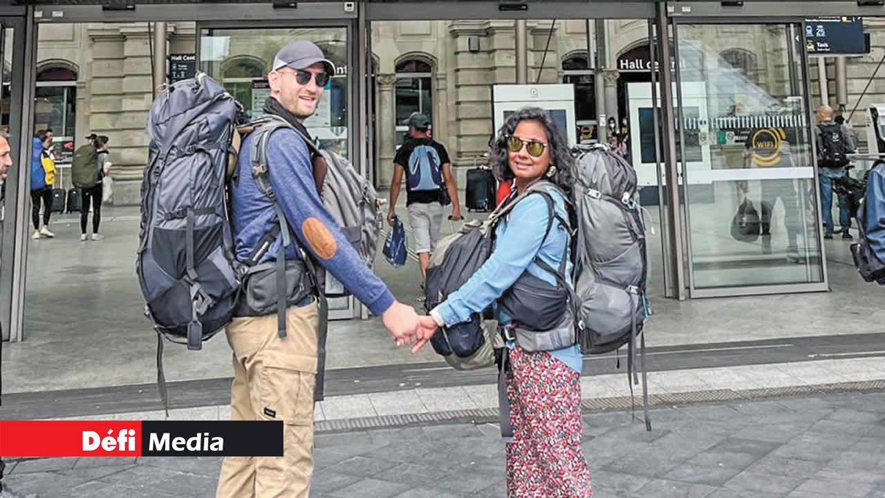 Le départ pour ce tour du monde a démarré à la gare de Strasbourg avec uniquement deux sacs à dos.