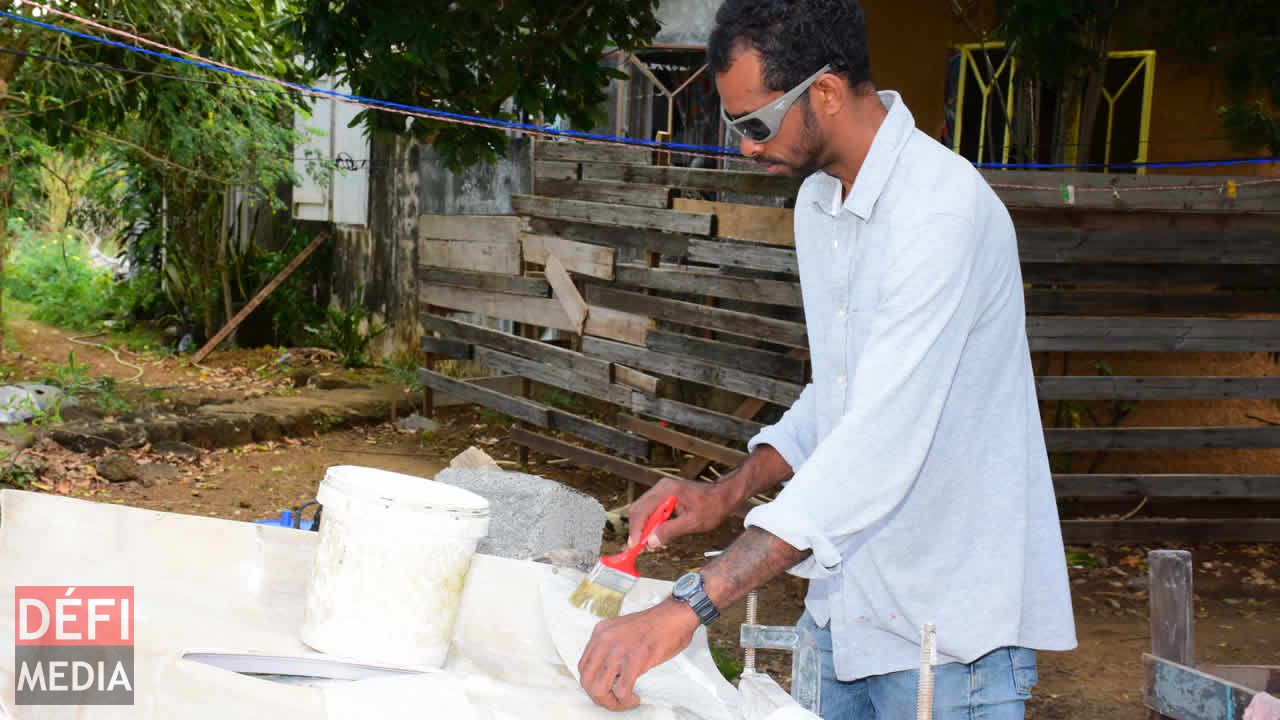 6. Application des fibres sur le moule. Ridgy